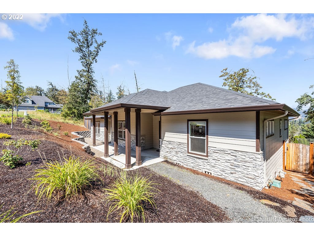 330 Mountaingate Drive Springfield, OR 97478 - Photo 3 of 32 Gallery Image 3
