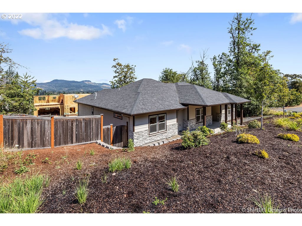 330 Mountaingate Drive Springfield, OR 97478 - Photo 4 of 32 Gallery Image 4