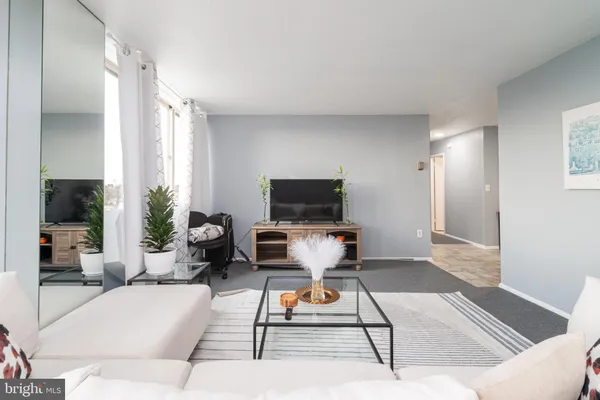 $165,000 | 1 East University Parkway, Unit 805, Baltimore, MD 21218