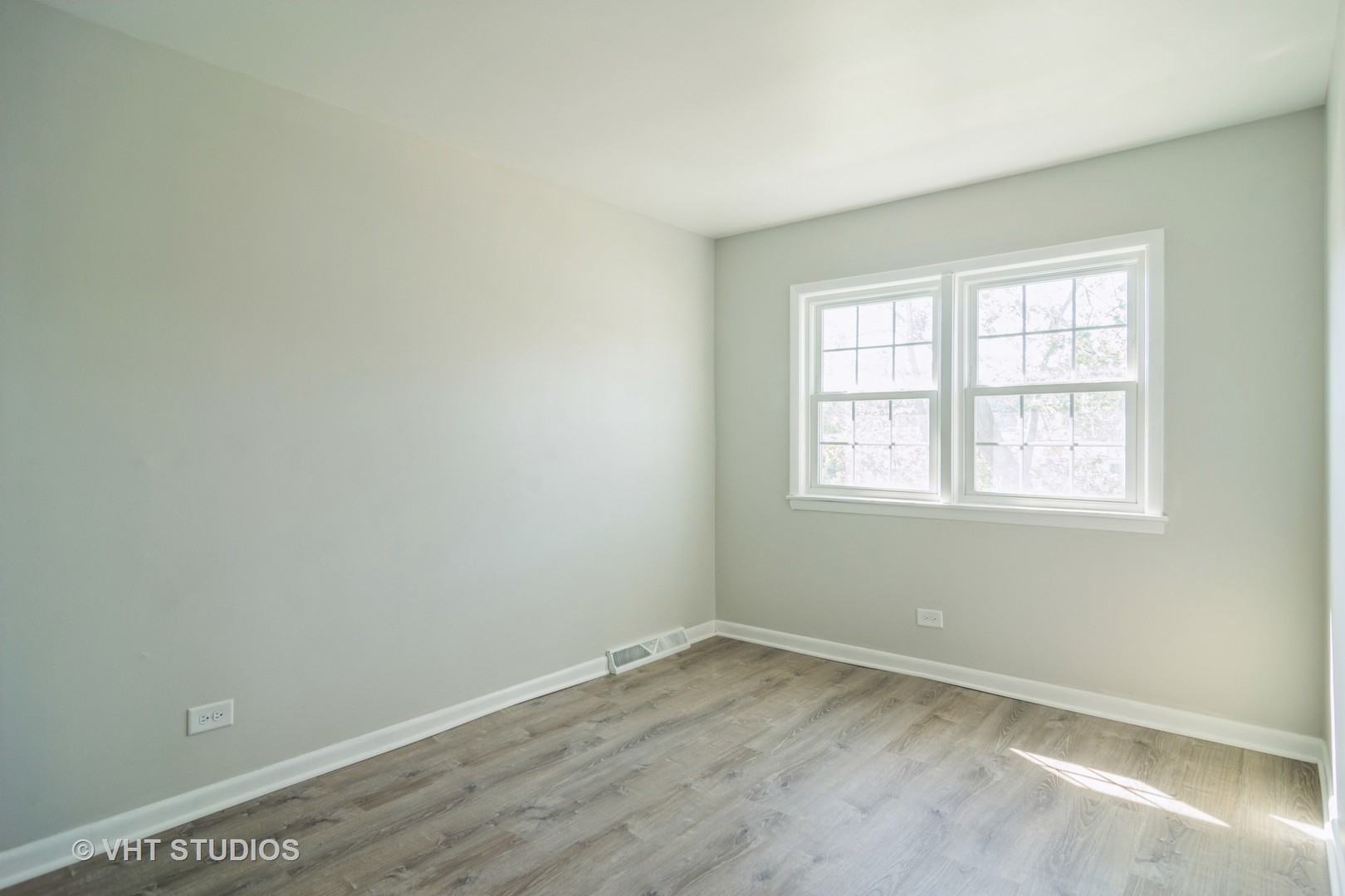 9562 Potter Road Des Plaines, IL 60016 - Photo 11 of 19 Gallery Image 11