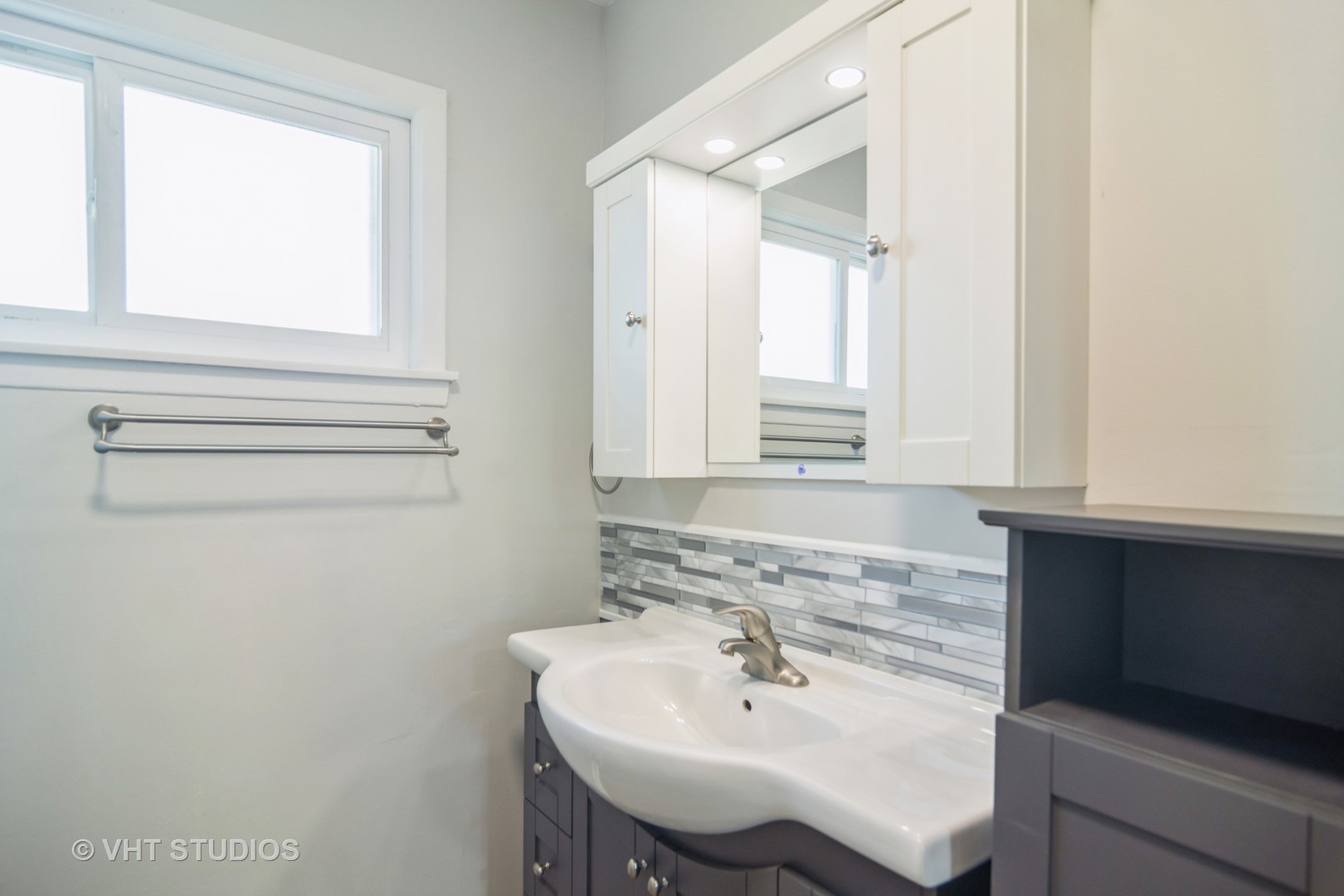 9562 Potter Road Des Plaines, IL 60016 - Photo 9 of 19 Gallery Image 9