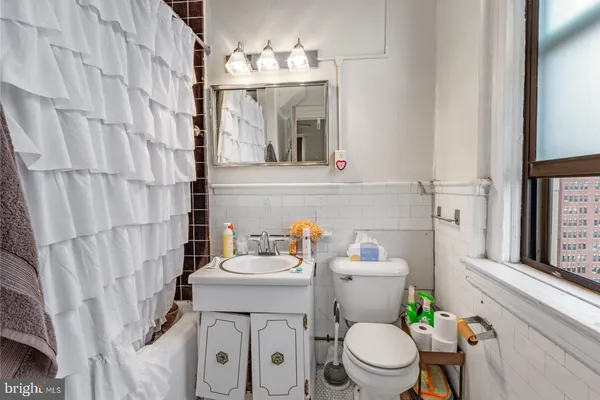 $2,800 | 1324 Locust Street, Unit 1503, Philadelphia, PA 19107