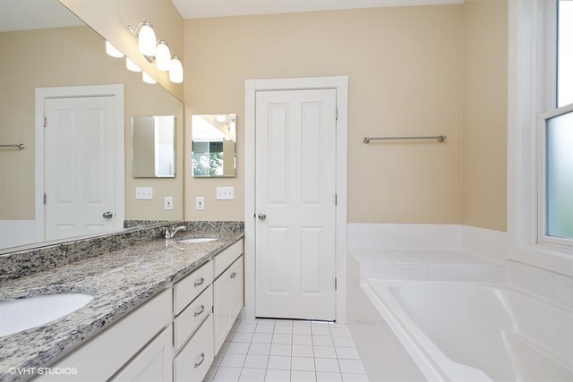 1493 Potawatomi Road Grayslake, IL 60030 - Photo 10 of 20