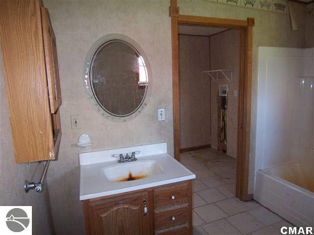 8700 South Summerton Road Shepherd, MI 48883 - Photo 8 of 13 1768632-7.JPG