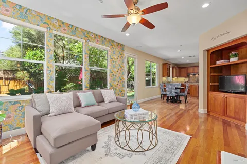 $1,290,000 | 68 Pinheiro Circle, Novato, CA 94945