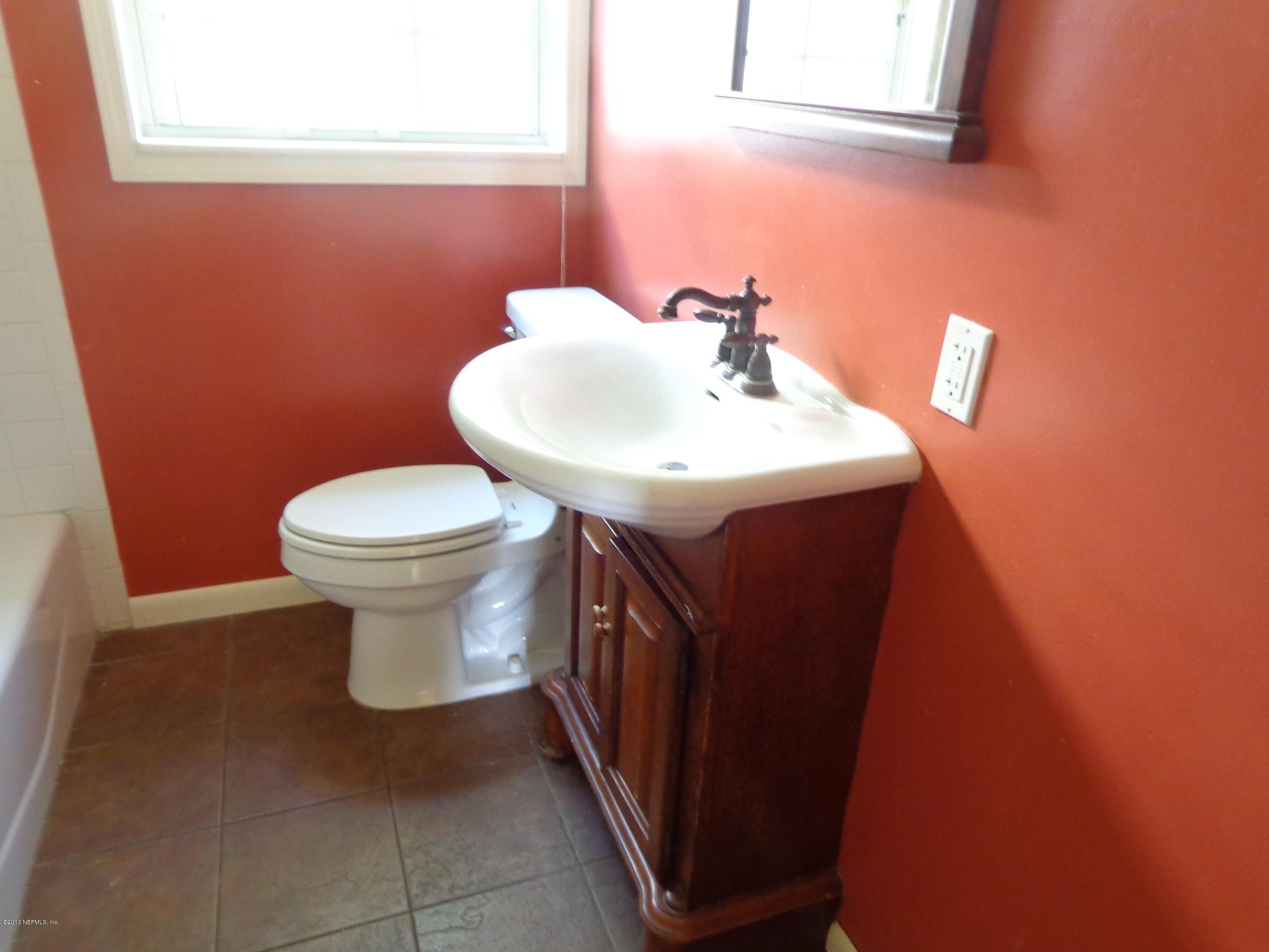 2441 Randy Road Jacksonville, FL 32216 - Photo 29 of 41 Bath