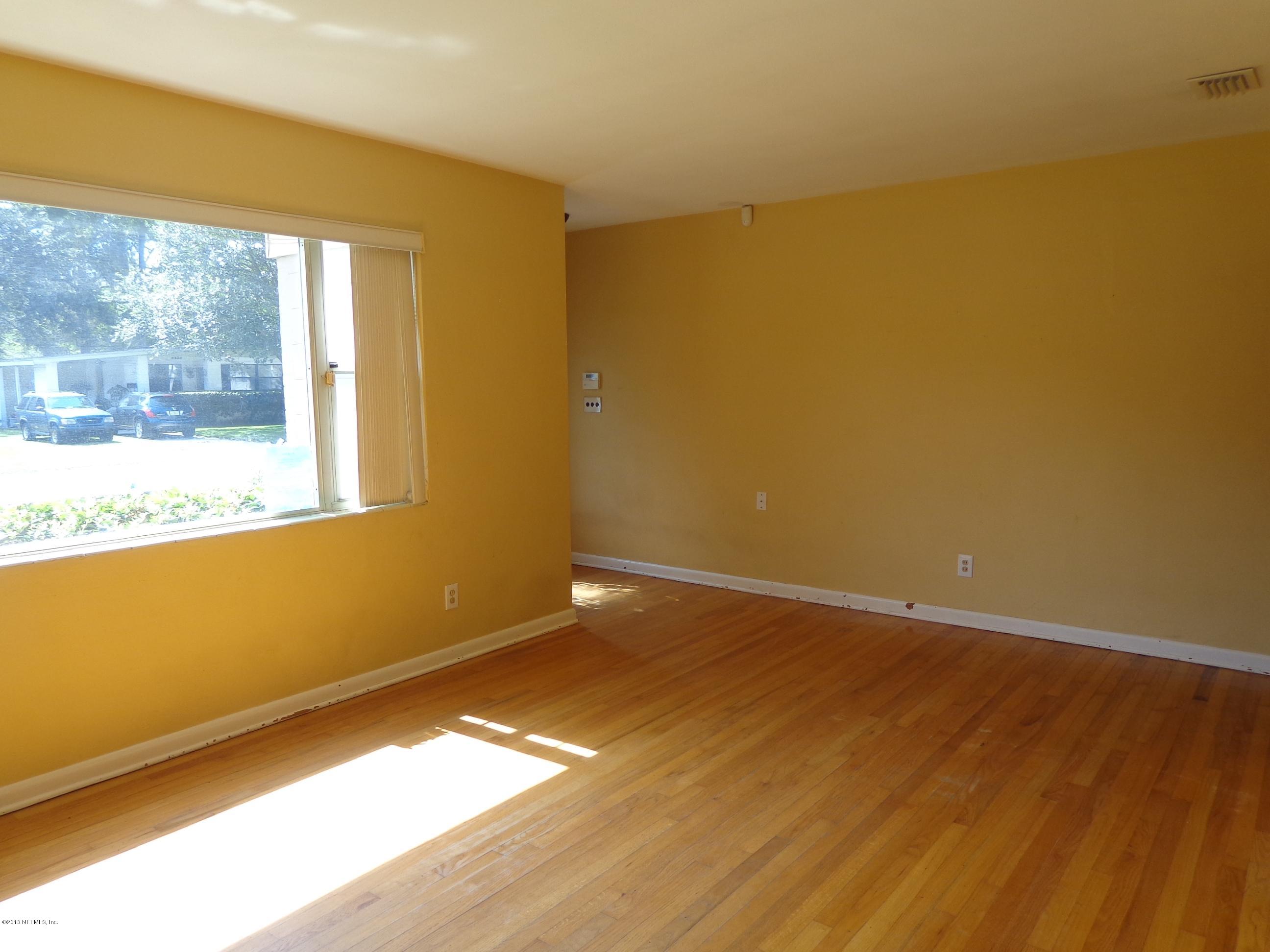 2441 Randy Road Jacksonville, FL 32216 - Photo 5 of 41 Living room