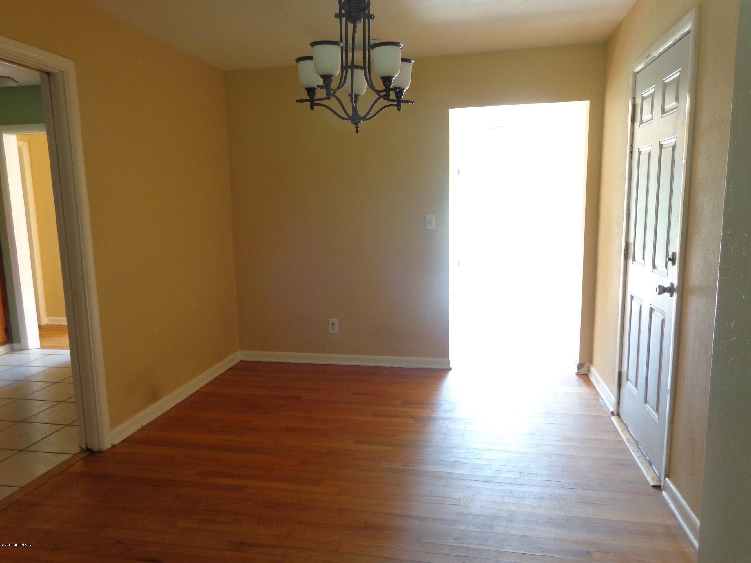 2441 Randy Road Jacksonville, FL 32216 - Photo 8 of 41 Dining room