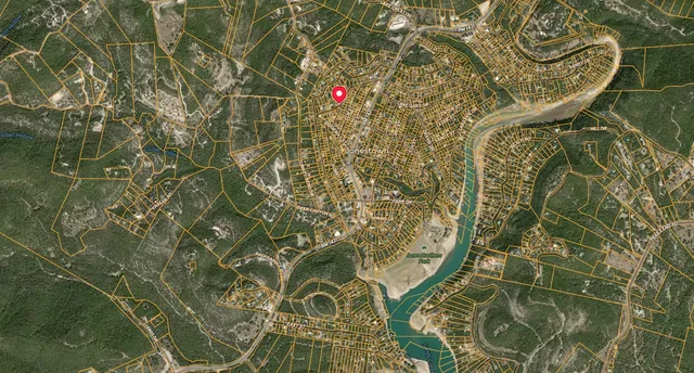 a picture of a bathroom