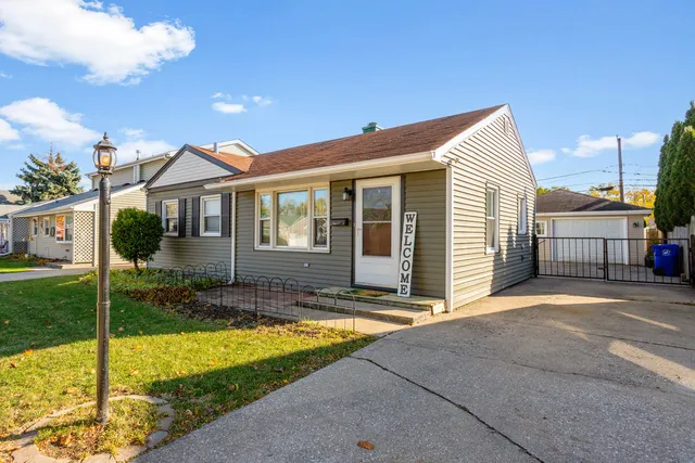 a view of house with outdoor space