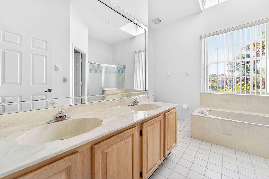 762 Southwest Ancona Road Port St. Lucie, FL 34953 - Photo 11 of 30 Primary Bathroom