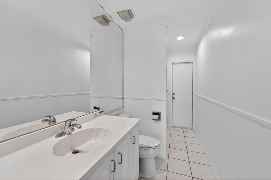 762 Southwest Ancona Road Port St. Lucie, FL 34953 - Photo 15 of 30 Guest Bathroom
