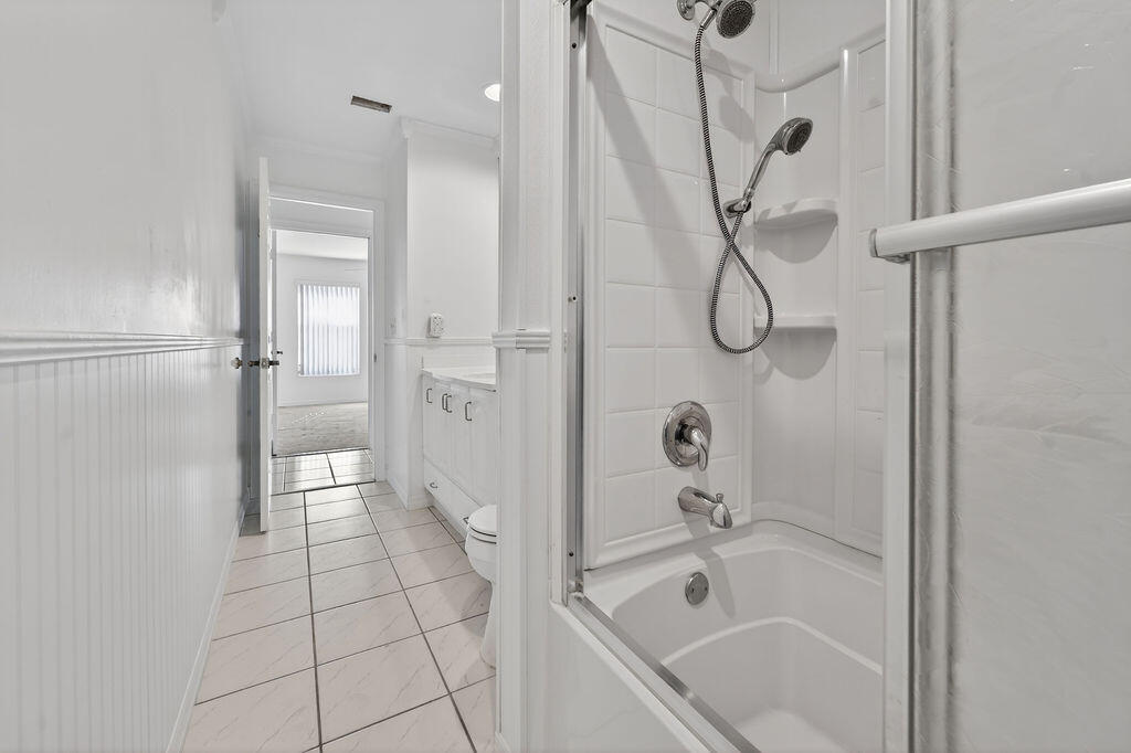762 Southwest Ancona Road Port St. Lucie, FL 34953 - Photo 16 of 30 Guest Bathroom2
