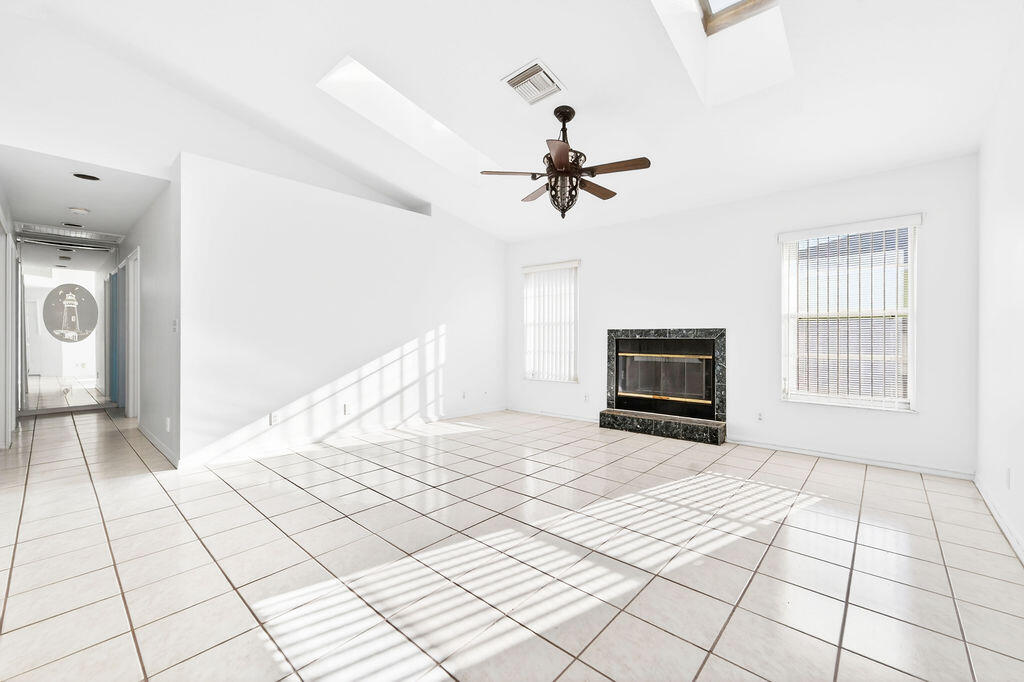 762 Southwest Ancona Road Port St. Lucie, FL 34953 - Photo 4 of 30 Family Room