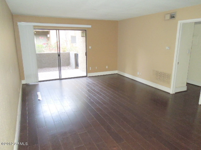 3825 East Camelback Road, Unit 160 Phoenix, AZ 85018 - Photo 5 of 20 Living Room 1
