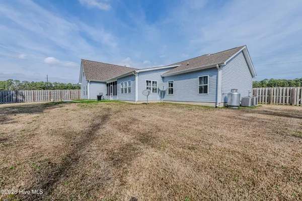 $695,000 | 105 Nautical Wave Road, Hubert, NC 28539