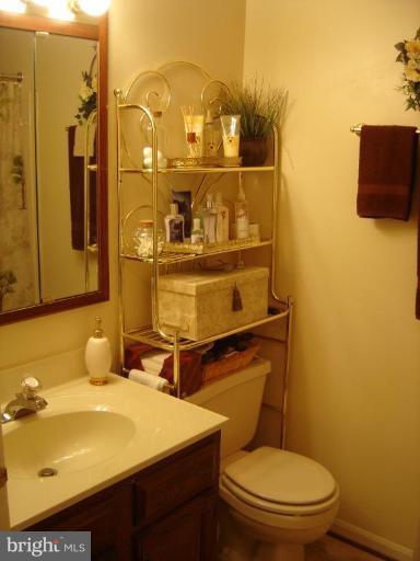 667 Deering Road, Unit 3K Pasadena, MD 21122 - Photo 14 of 15 Bath #2