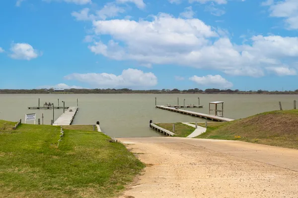 $290,000 | 1941 Bayview Drive, Palacios, TX 77465