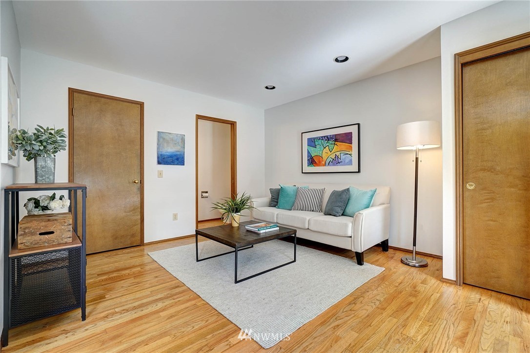 703 North 60th Street Seattle, WA 98103 - Photo 11 of 35 Gallery Image 11