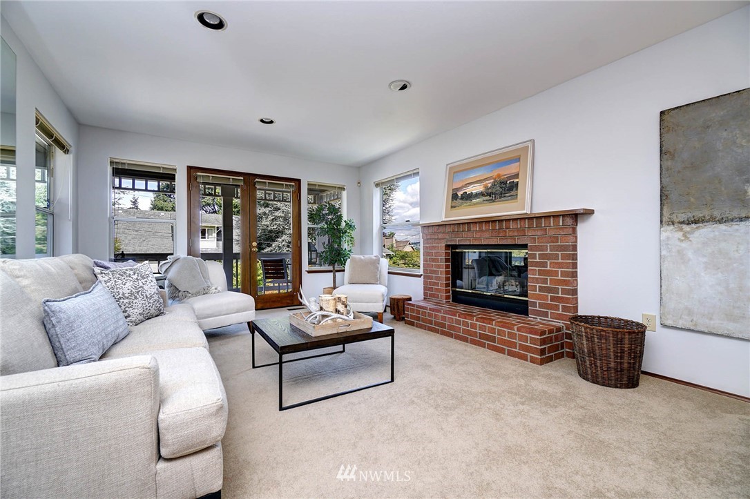 703 North 60th Street Seattle, WA 98103 - Photo 3 of 35 Gallery Image 3