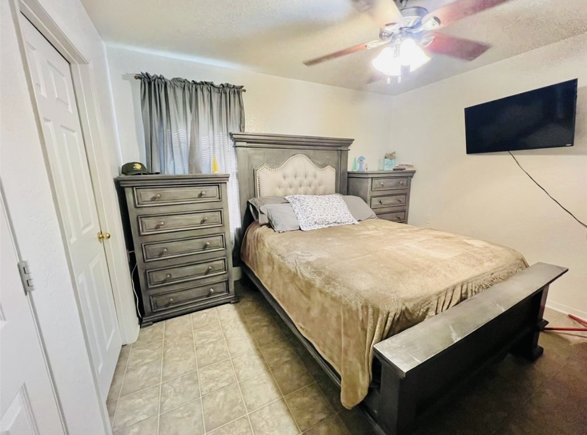 708 East 6th Street Sweeny, TX 77480 - Photo 3 of 12