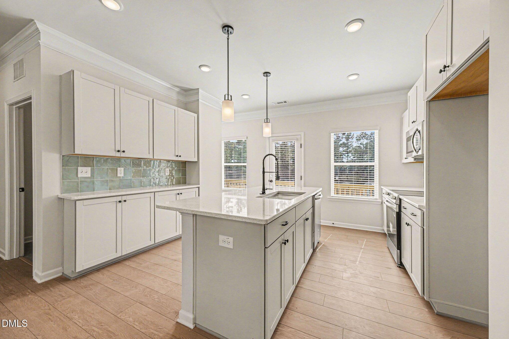 724 Orch Vista Circle Raleigh, NC 27606 - Photo 6 of 18 006_file_4386