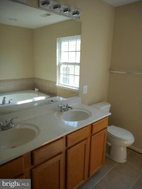 717 MacDill Road Baltimore, MD 21220 - Photo 21 of 30 Bath (Master)