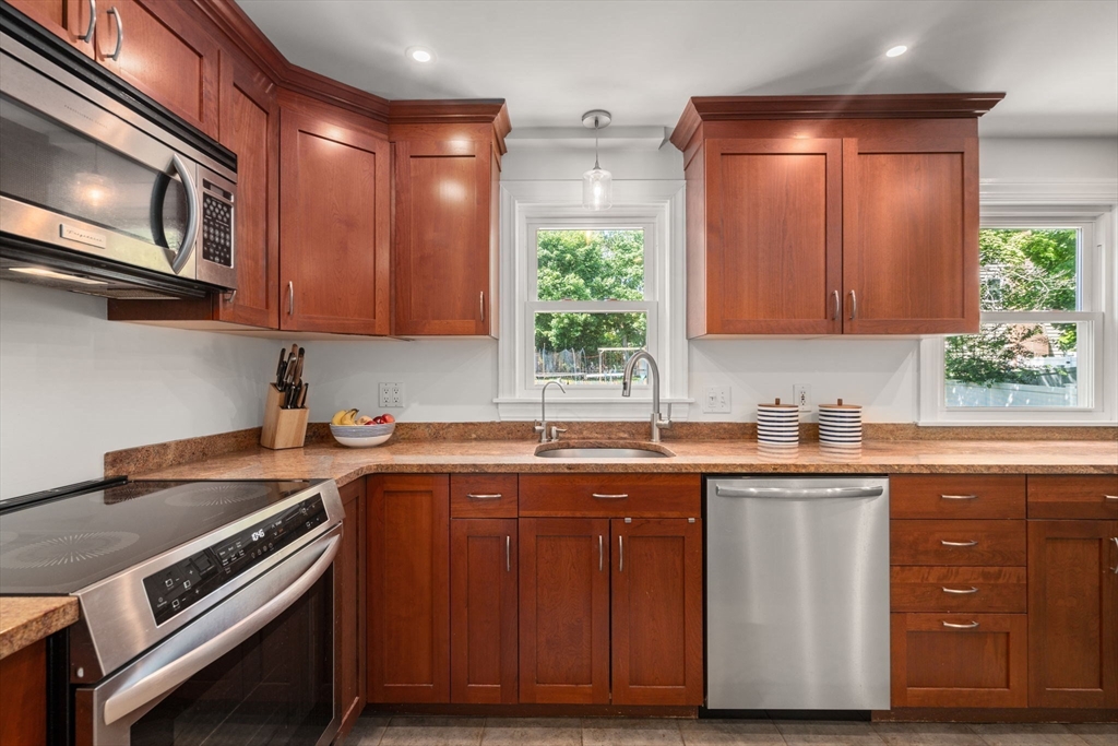 11 Netta Road Dedham, MA 02026 - Photo 3 of 27 Gallery Image 3