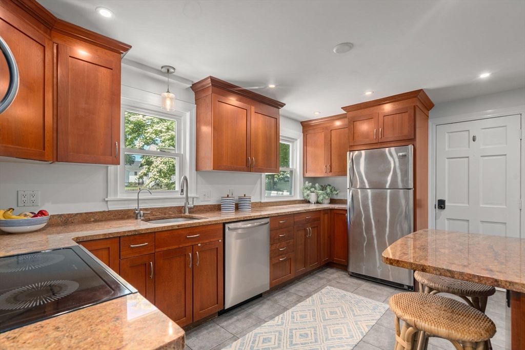 11 Netta Road Dedham, MA 02026 - Photo 5 of 27 Gallery Image 5