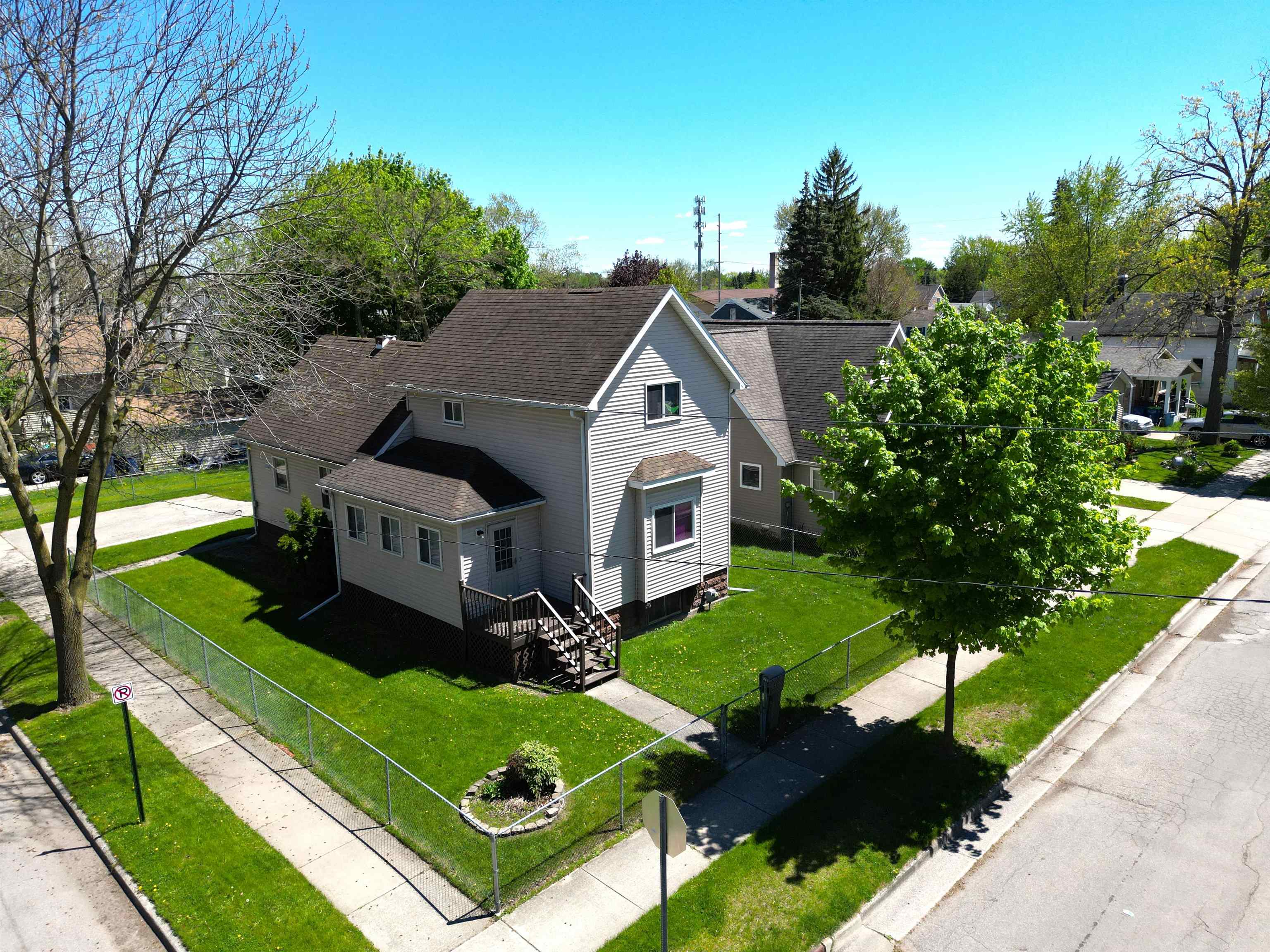 401 Stanton Street Bay City, MI 48708 - Photo 3 of 23