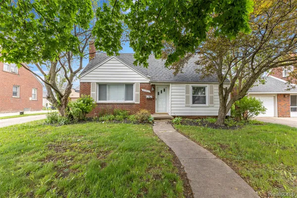 $2,300 | 21311 Outer Drive West, Dearborn, MI 48124
