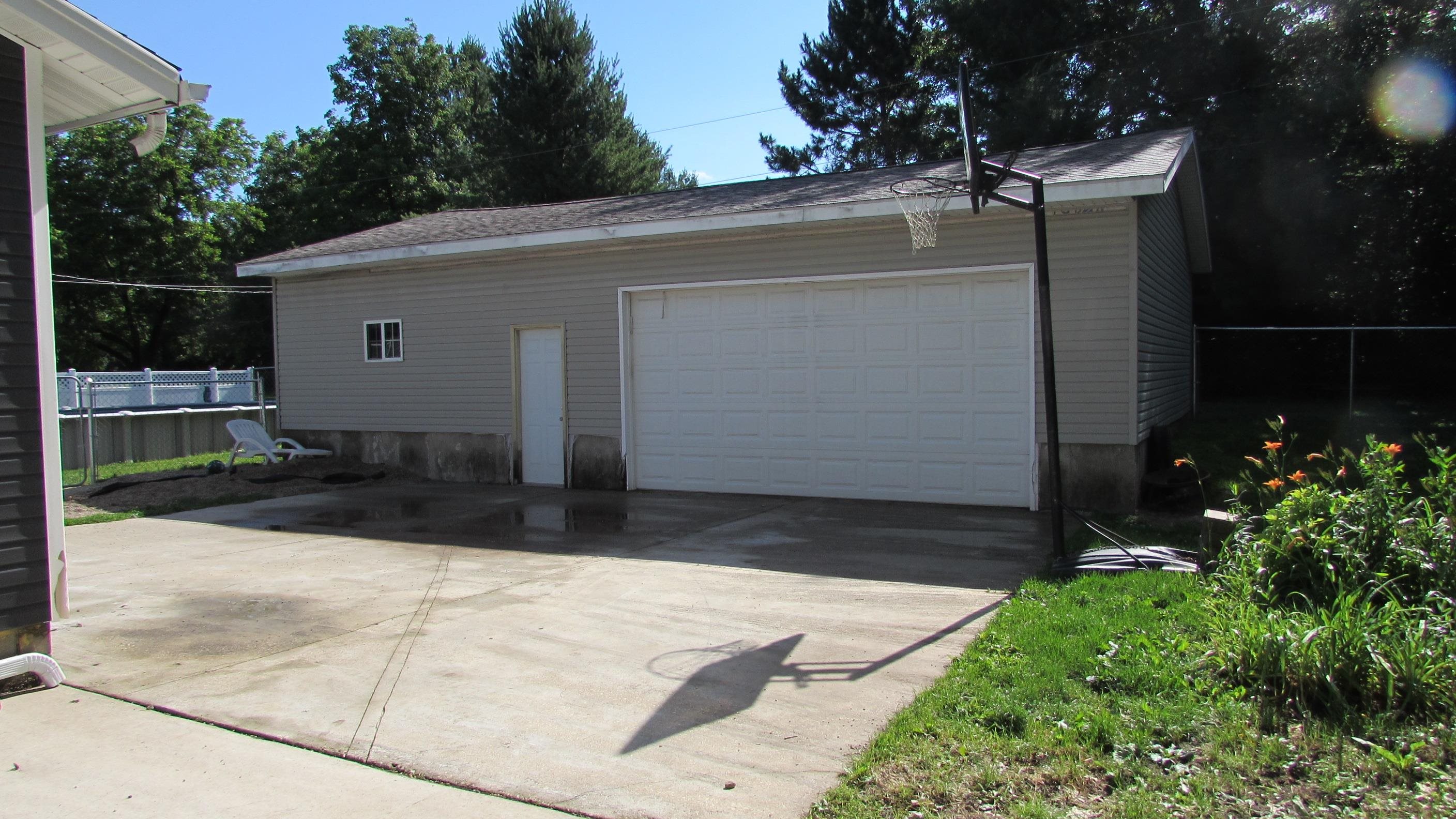2387 S Park Beloit, WI 53511 - Photo 23 of 30