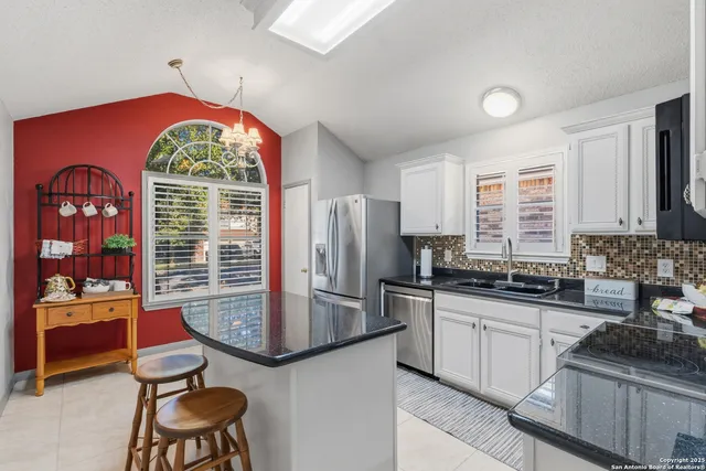 $275,000 | 13806 Fairway Crest, San Antonio, TX 78217