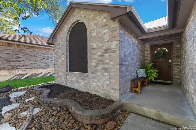 $275,000 | 13806 Fairway Crest, San Antonio, TX 78217