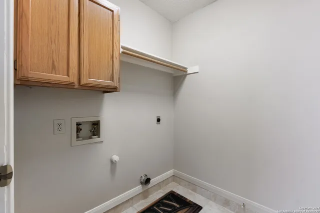 $275,000 | 13806 Fairway Crest, San Antonio, TX 78217