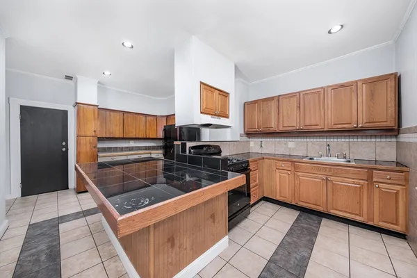 $1,950 | 51 Shurtleff Street, Unit 3, Chelsea, MA 02150