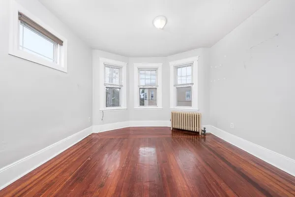 $1,950 | 51 Shurtleff Street, Unit 3, Chelsea, MA 02150