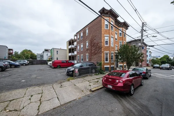 $1,950 | 51 Shurtleff Street, Unit 3, Chelsea, MA 02150