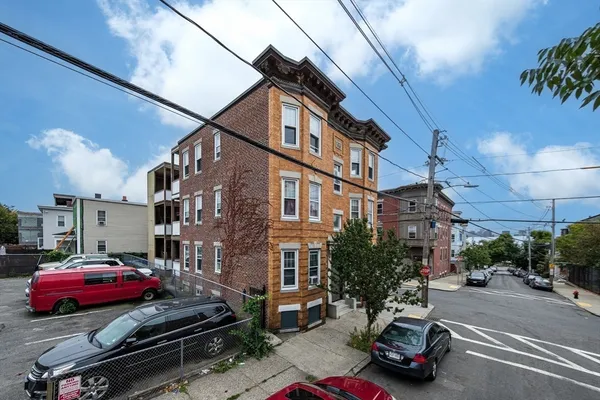 $1,950 | 51 Shurtleff Street, Unit 3, Chelsea, MA 02150