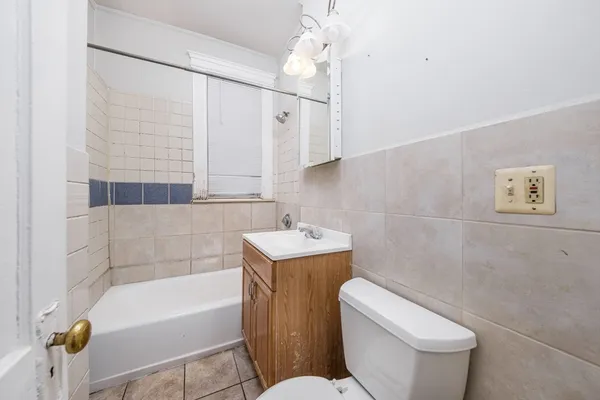 $1,950 | 51 Shurtleff Street, Unit 3, Chelsea, MA 02150