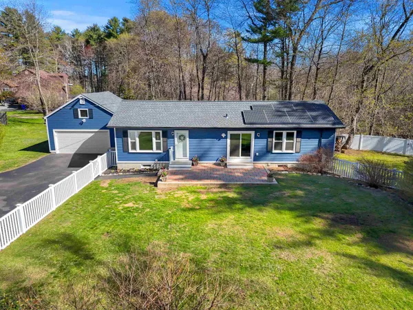 $575,000 | 152 Dracut Road, Hudson, NH 03051