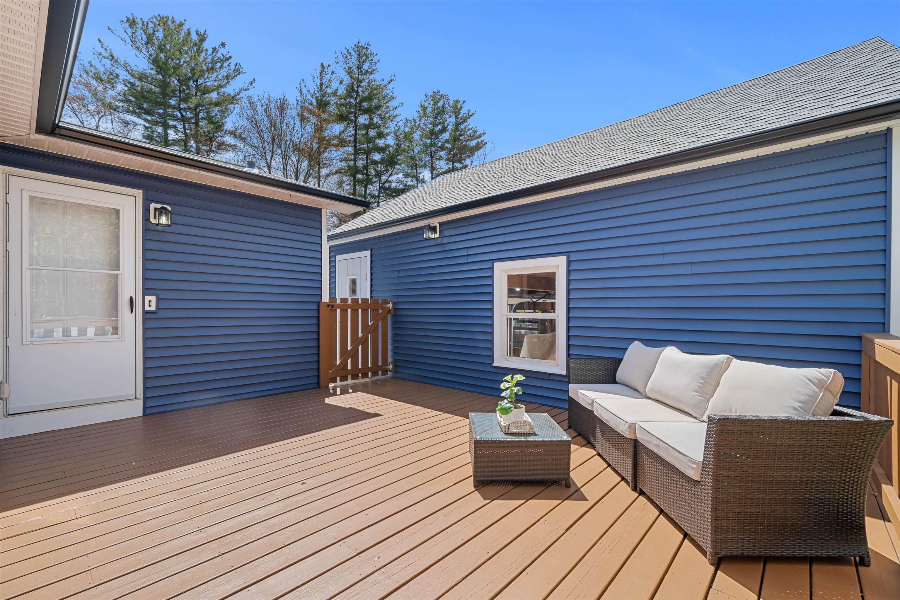152 Dracut Road Hudson, NH 03051 - Photo 16 of 41