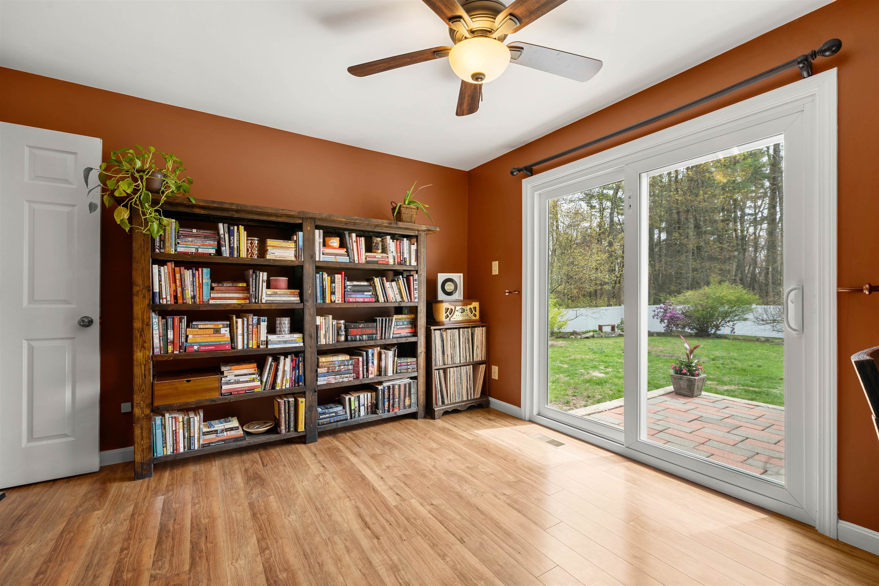 152 Dracut Road Hudson, NH 03051 - Photo 25 of 41