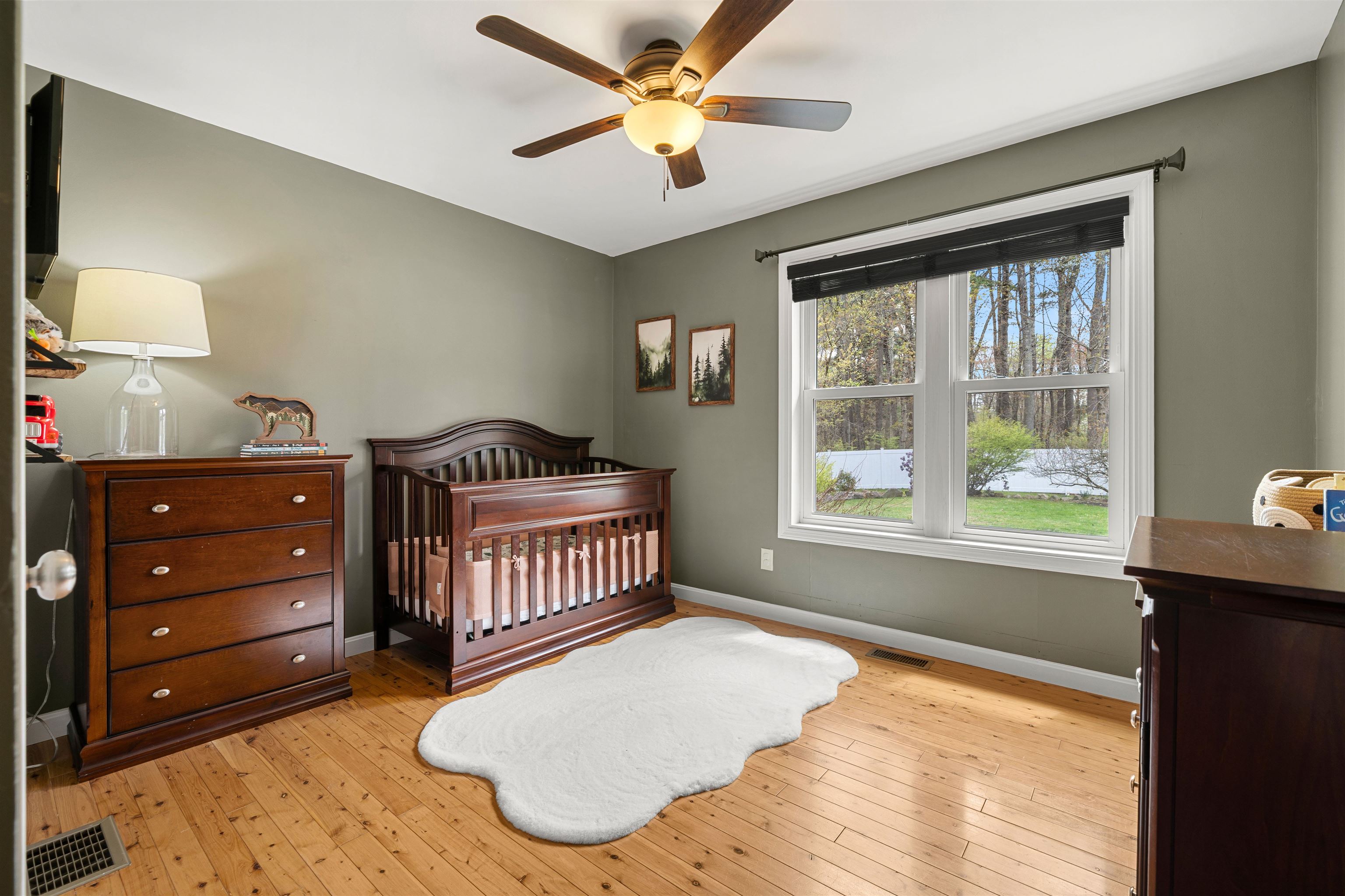 152 Dracut Road Hudson, NH 03051 - Photo 26 of 41