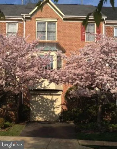 $775,000 | 6238 Windham Hill Run, Alexandria, VA 22315