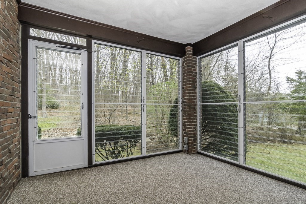 108 Abbott Road Wellesley, MA 02481 - Photo 10 of 31