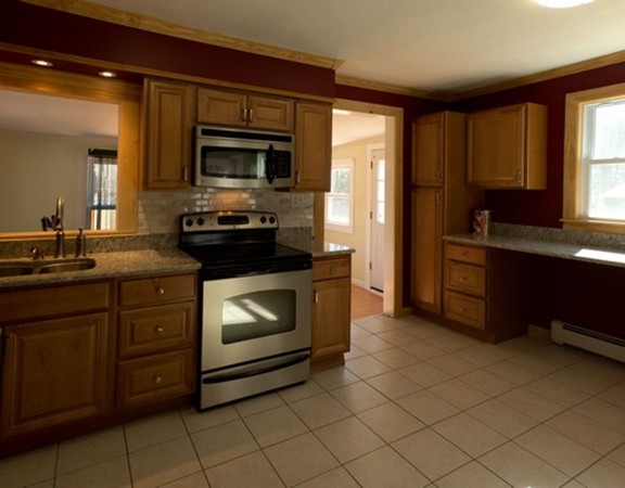 107 Daniels Road Charlton, MA 01507 - Photo 13 of 27 Gallery Image 13