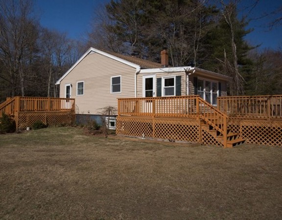 107 Daniels Road Charlton, MA 01507 - Photo 4 of 27 Gallery Image 4