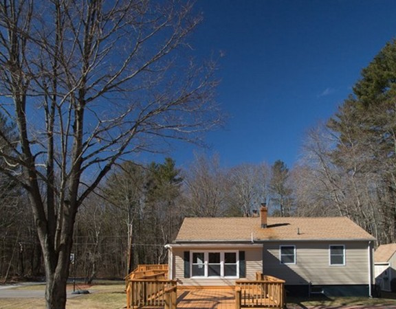 107 Daniels Road Charlton, MA 01507 - Photo 5 of 27 Gallery Image 5