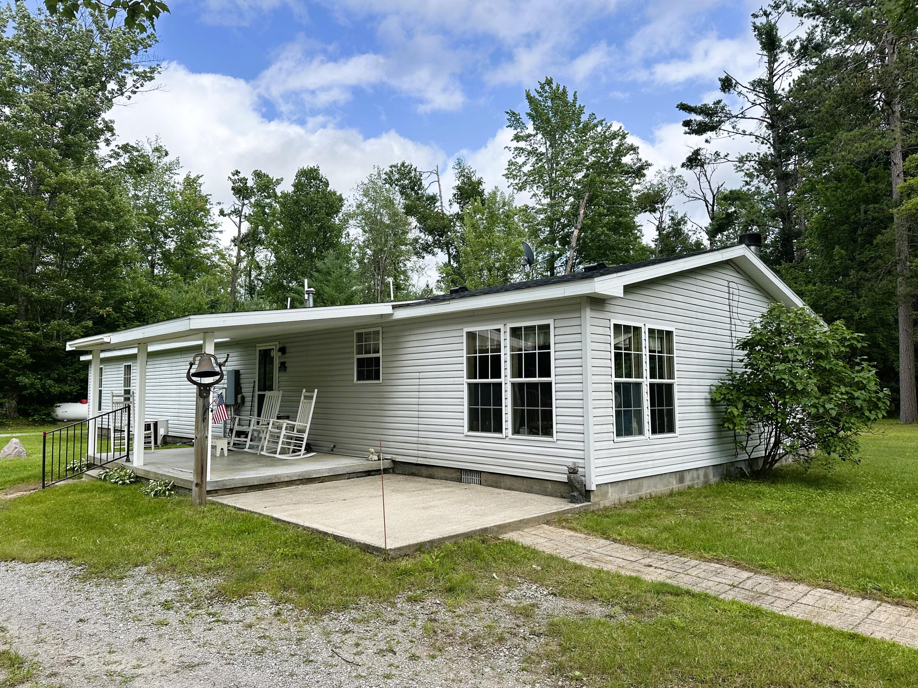 18860 Lockwood Lake Road Atlanta, MI 49709 - Photo 38 of 47